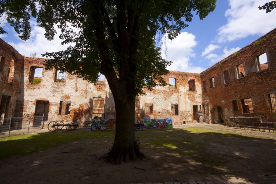 Dziedziniec Zamku Piastowskiego w Krośnie Odrzańskim